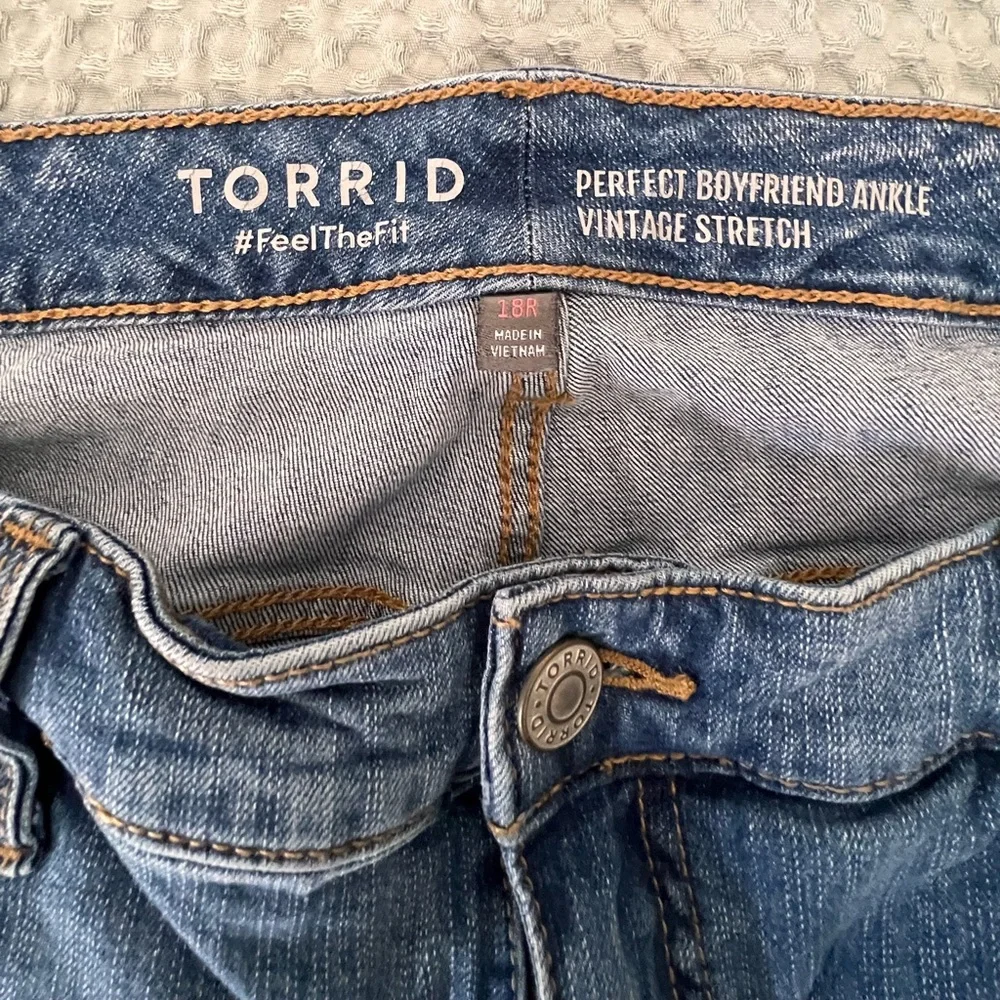 Torrid Women's Perfect Boyfriend Ankle Stretch Jeans 18R - Picture 3 of 5